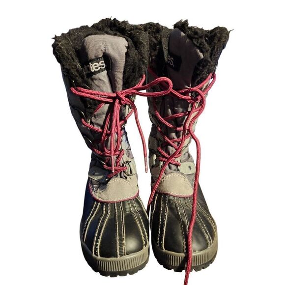 TOTES WINTER SNOW BOOTS WOMENS SIZE 7 GRAY WITH BLACK FAKE FUR. RUBBER SOLES. AP - Picture 1 of 5